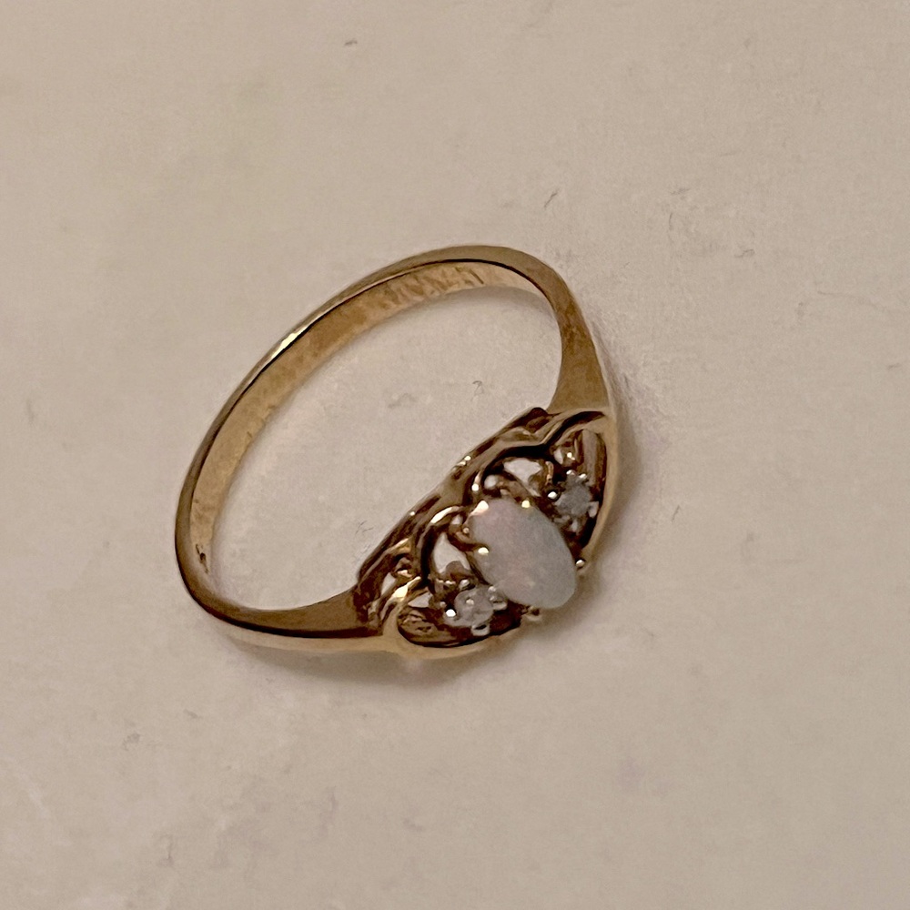 10kt Opal Heart Ring - image 1